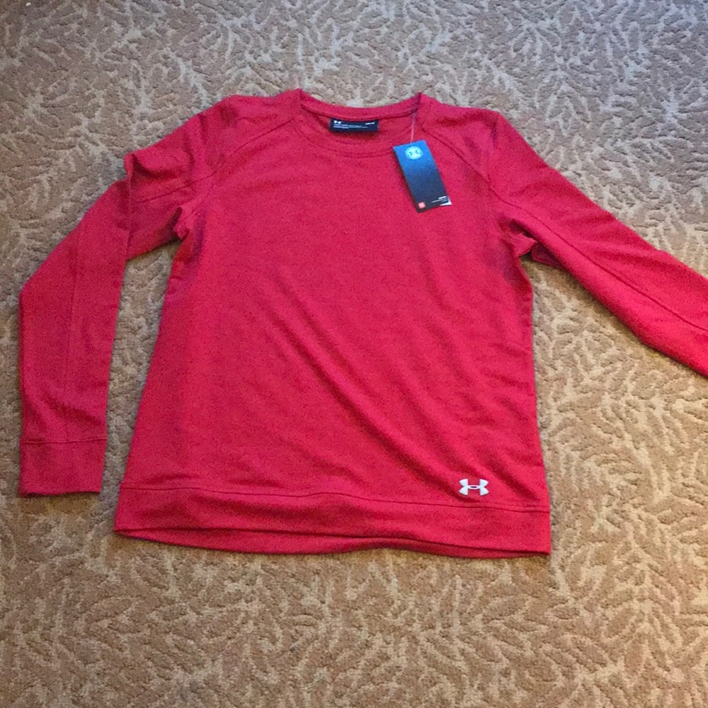 New Woman’s Under Armour long sleeve